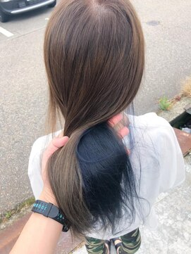 エルモ(ELMO) 2度見必至のネイビーインナー