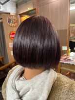 ニカ(NIKA) ピンクブラックカラーが可愛いボブスタイル