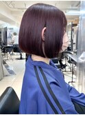 ダブルカラーレッドカラーツヤ感前下がりボブ
