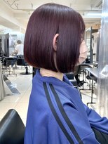 ダブルカラーレッドカラーツヤ感前下がりボブ