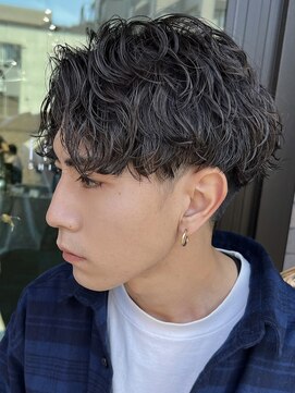 フィフス 渋谷(fifth) センターパート七三アップバング波巻きスパイラルパーマツイスパ