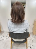 ミディアムレイヤーボブ/プラチナグレージュ/外はねボブ