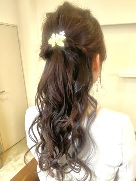 ヘアアンドメイクフリッシュ(HAIR&MAKE FRISCH) ヘアセット　ハーフアップ