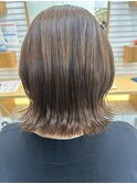 ライトベージュ