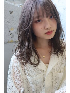 ナッツ(Nut's) グレージュカラー