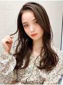夏に映えるナチュラルブラウンヘアスタイル