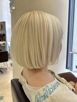 ヘアーカッティングガーデン ジャック モアザン 松山店&nbsp;プラチナブロンド×コンパクトボブ