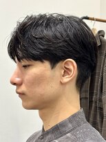 カルム(kalm)&nbsp;メンズセンターパートウルフセンターパートニュアンスパーマ襟足