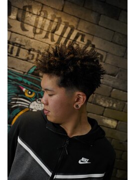 フォーコーナーズカットショップスリーセント 栄(FourCornersCutShop 3/cent) スパイキーアフロ