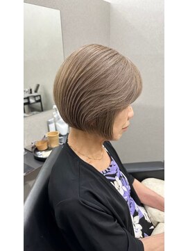 スラッシュ ホワイト(SLASH white) 脱白髪染めハイライト/白髪ぼかし/透明感カラー/髪質改善