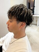 グランドール(Grandoll)&nbsp;ホワイトメッシュ×刈り上げマッシュ【小倉北区神岳】