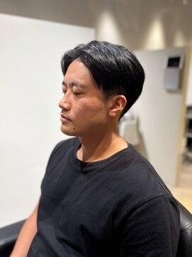 エムエイチザバーバー 本町(MH THE BARBER) ナチュラルセンターパート【北浜・淀屋橋】