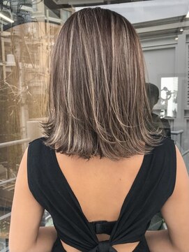 サイン 表参道(SIGN) ミランダライツ【大牧】ハイライト/ケアブリーチ/インナーカラー