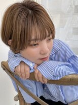 ツイギー 伊賀上ビル店(TWiGGY) ハイトーンなベージュカラー、コンパクトフォルムのショート