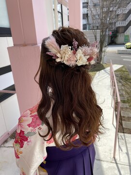 ワークスヘアー(WORKS HAIR) 花かんむり風ハーフアップアレンジ