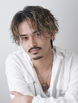 メンズサロン ゴールド 名古屋(GOALD) ツイストスパイラルパーマセンターパート　ツーブロック大人ヘア