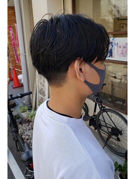 ヒカリス 東三国(HIKARIS) ハンサムショート　センターパート　マッシュショート