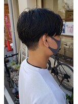 ヒカリス 東三国(HIKARIS) ハンサムショート センターパート マッシュショート