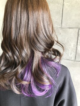 ディスコネクト(DISCO-N-NECT) 降ろすと派手髪、結ぶとコンサバ