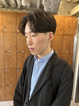 レーヴス(REVES) 【オーダーNO,1】前下がりナチュラルセンターパート