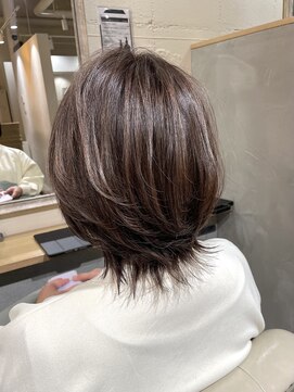 アンビエンテ(ambiente) ツヤ髪スタイル　ウルフスタイル　【坂根】