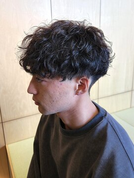 ニアウ 伊勢崎連取店(Niau) 刈り上げショートマッシュ波巻きツイストスパイラルパーマ
