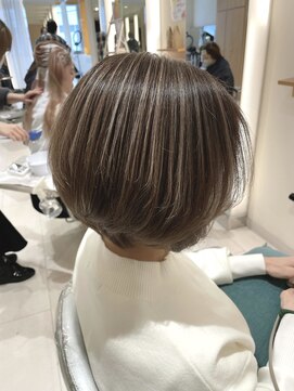 シード 成増 下赤塚店(ced.) 白髪ぼかしハイライトカラーグレージュ脱白髪染めケアブリーチ