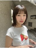 切りっぱなしボブチェリーブラウンミニウルフ前髪縮毛矯正表参道