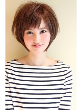 レウナ 外苑前(Reuna) 【30代40代50代】カットで決まる大人可愛いショートボブ