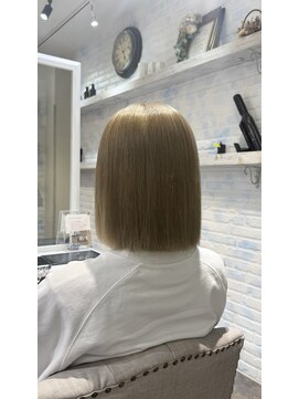 レナトゥス ヘアー オブ ネイル(Renatus Hair of Nail) イメチェン☆切りっぱなしボブ【新越谷/南越谷/髪質改善】