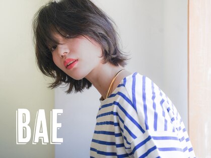 ベイ(BAE)の写真