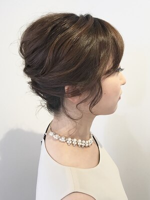 sakuraでは結婚式やパーティーのヘアセットも承ります☆特別な日はいつもとは違う自分を演出してみて♪