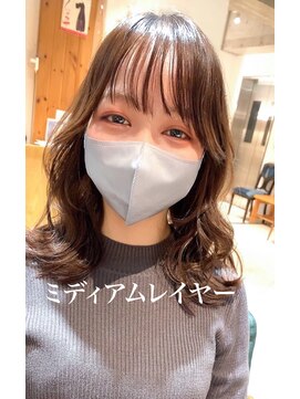 エミュ 新宿(emu) ミディアムレイヤー　20代30代40代 小顔新宿