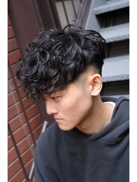 ザ バーバー ルイス(THE BARBER LUI'S) Spain Carl