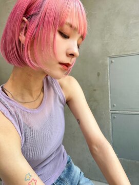 ロジッタ(ROJITHA) 【ROJITHA表参道原宿】サーモンピンク顔まわりレイヤーボブ