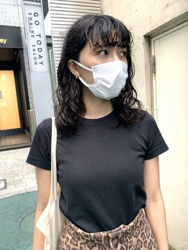 ラレイ ハラジュク(Lalei harajuku) 黒髪×スパイラルパーマ/ミディアムスパイラルパーマ