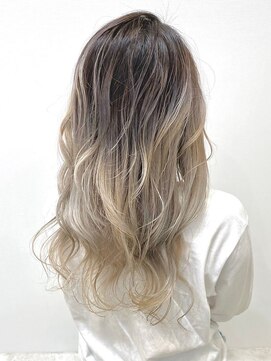 ソヨン 仙台落合店(SOYON) ホワイトナチュラルバレイヤージュ