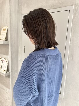 ヨーク(YOKE) YOKE 切りっぱなしボブ外ハネボブアッシュグレーベージュ艶髪