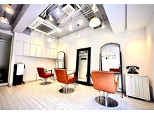 ルディック(Ludique)の雰囲気（温かみのある落ち着いたサロン。）