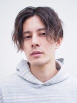 エラ(ELLA) センターパートのツイストスパイラルパーマ
