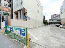 店舗下・隣に駐車場完備（名古屋/波巻きパーマ/眉毛/フェード）