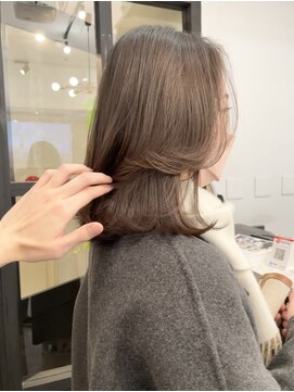 ビュー フクオカ(VIEW FUKUOKA) 大人可愛い韓国こなれミディ顔まわりカット美髪ネビージュ