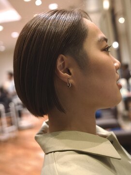 ビュートリアム 梅田(BEAUTRIUM) 大人女性/刈り上げ/格好いい/ボブ/ショート