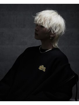 シン(syn) ブロンドマッシュウルフ