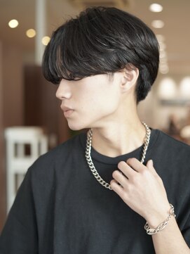 ジョエミバイアンアミ(joemi by Un ami) センターパート 前下がりメンズヘア ダウンパーマ 韓国ヘア