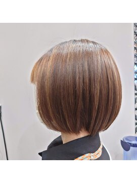 ラルーチェ ラスパ御嵩店(La Luce) やわらかブラウンの大人丸みボブ