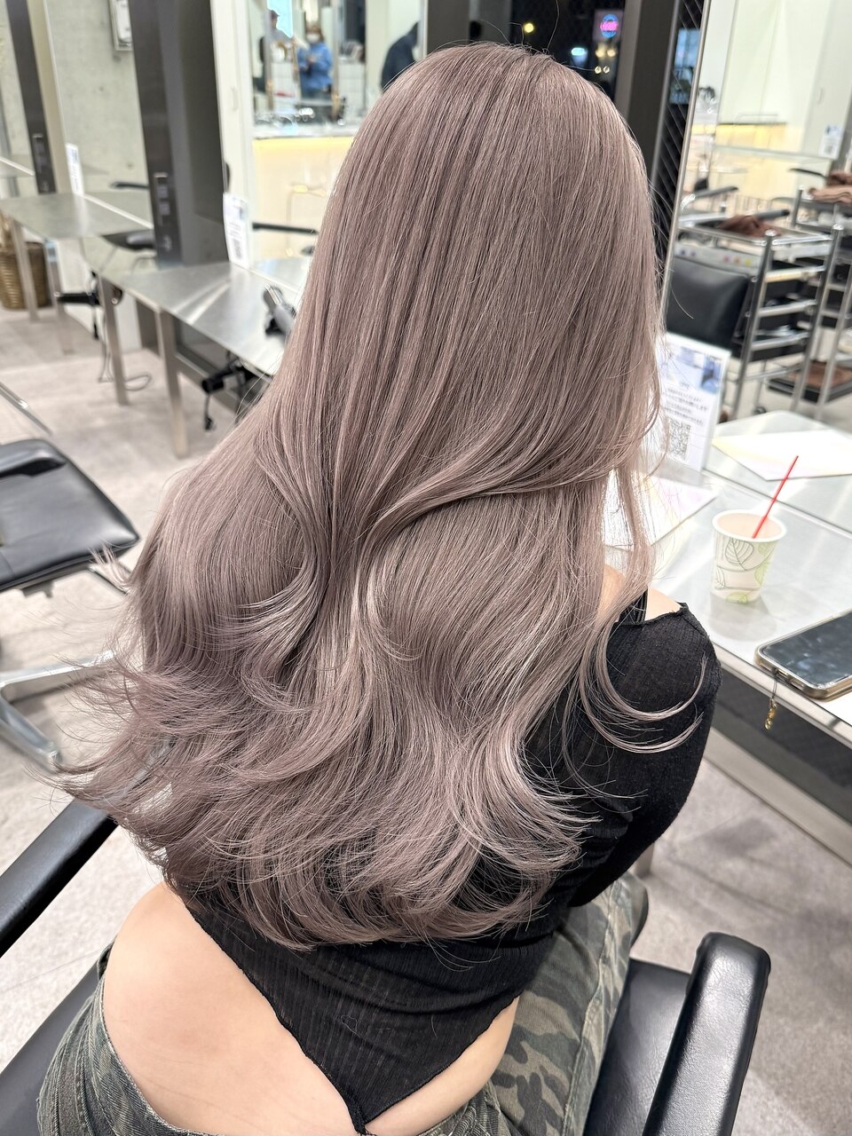 ミルクティページ ブリーチなしでもカラー楽しめますよ😊 . 色落ちも金髪にならないのが