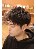 さわやかなツーブロックショートスタイル