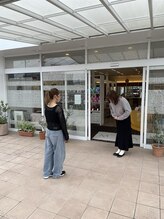 『いらっしゃいませ』《笑顔のスタッフがお出迎え致します》