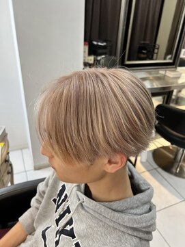 アイズ 海老名(AIZU) ブロンドミルクティーベージュ　ダブルカラー　ブリーチカラー